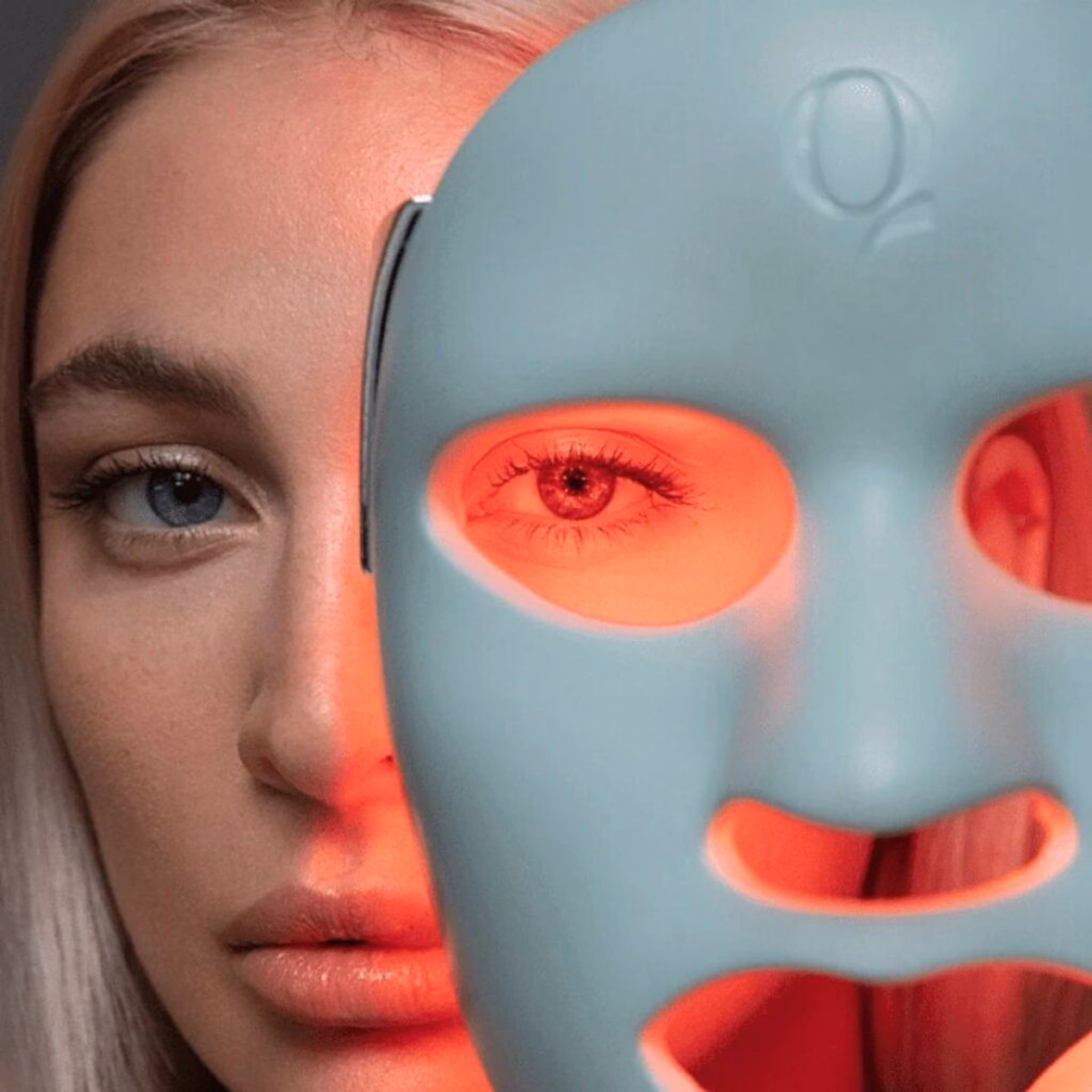 Q-Rejuvalight Pro LED Mask — image 3 of 3